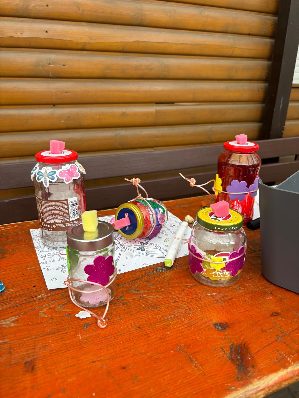 Kindergruppe "Hohenhorster Buntspechte" unter neuer Leitung . Bastelaktion 