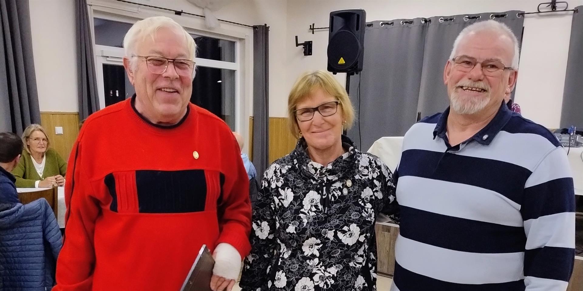 Goldene Nadel des Bezirksverbandes für 50 Jahre Vereinszugehörigkeit