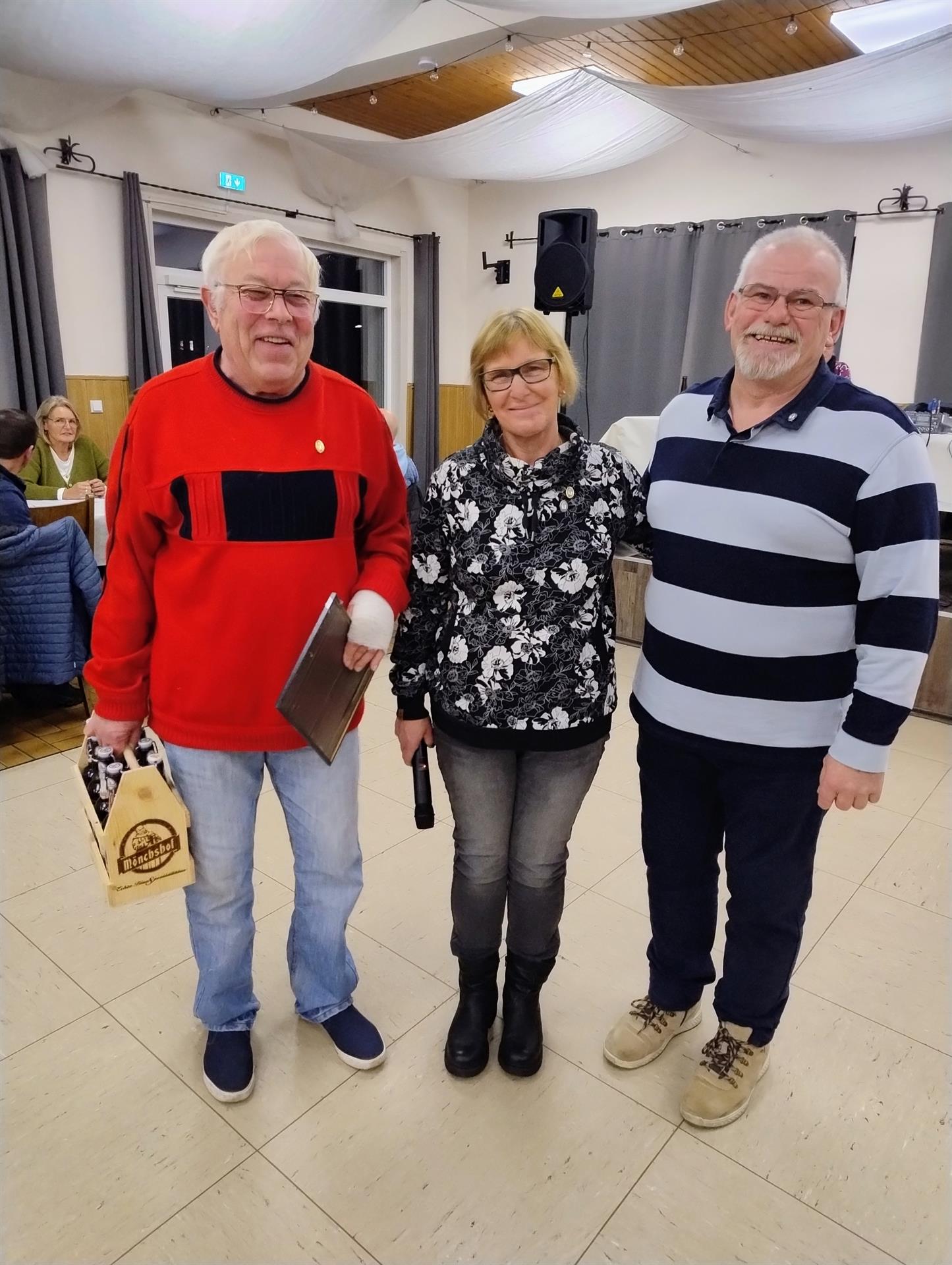 Goldene Nadel des Bezirksverbandes für 50 Jahre Vereinszugehörigkeit